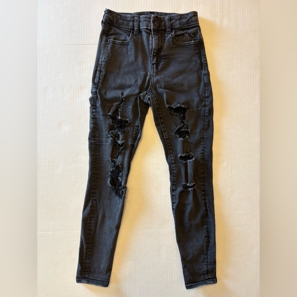 American Eagle Next Level Stretch black distressed jeans size 0 Short